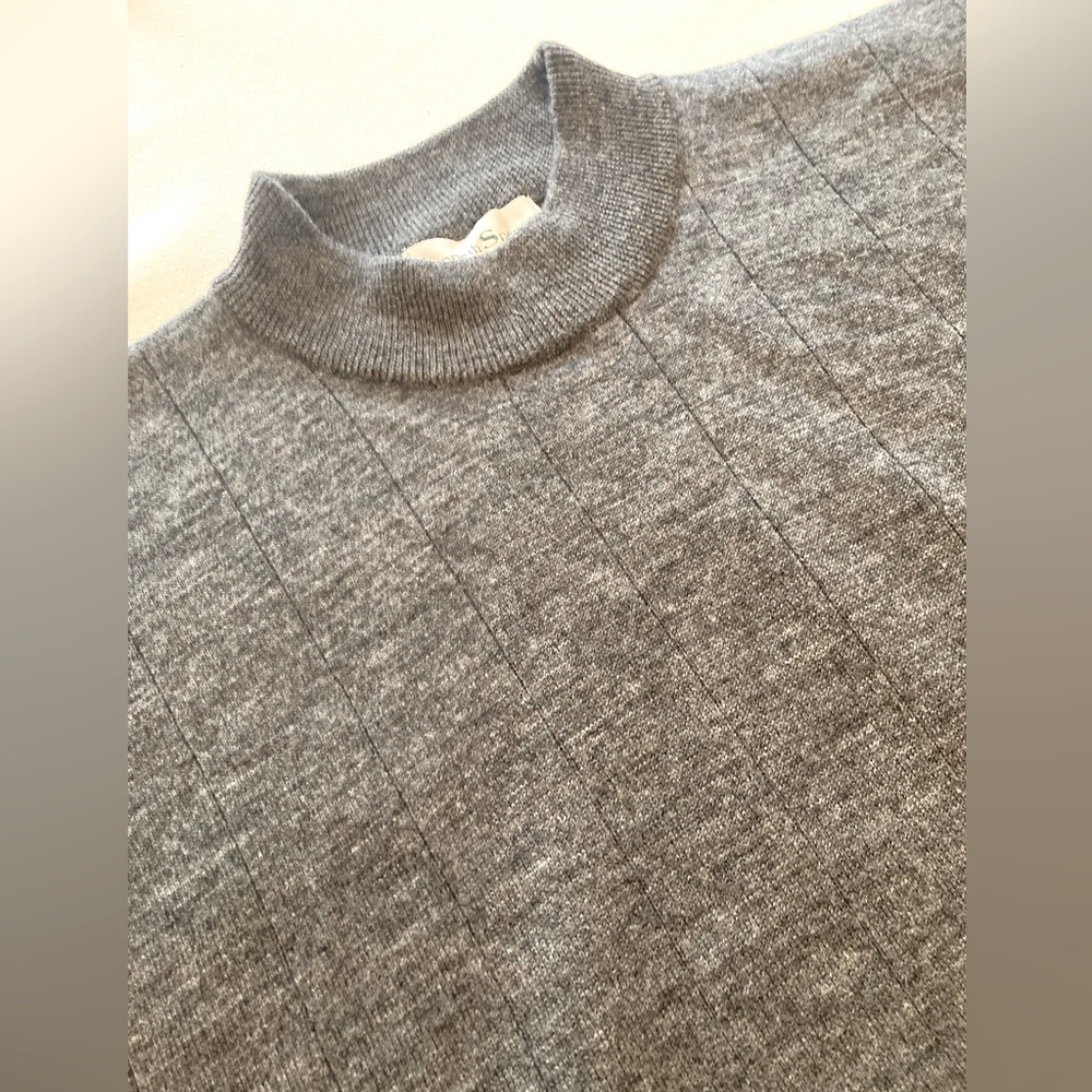 Kenneth Spencer men’s sweater in AMAZING condition - 100% wool!